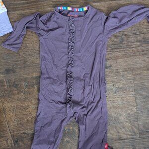 Magnetic me - Footie with ruffles size 6-9M purple